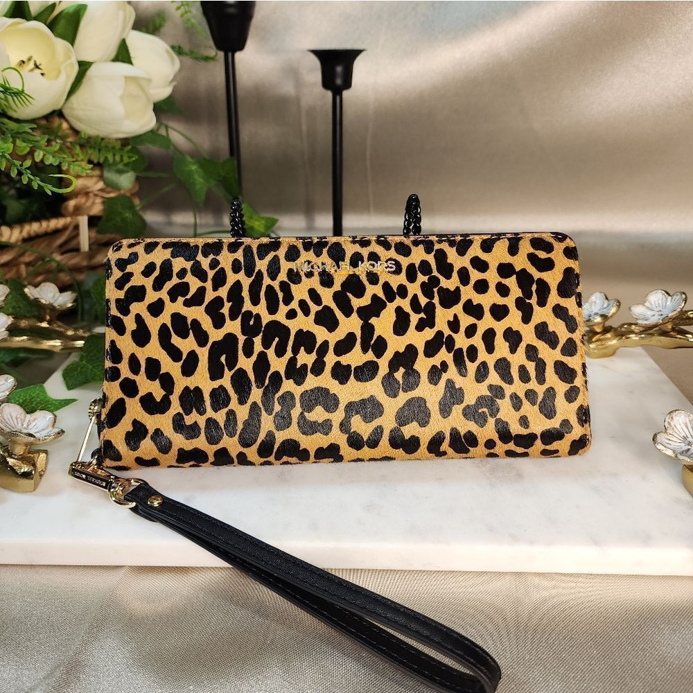 Michael Kors Black Wallet with Gold Accents - Picture 5 of 17